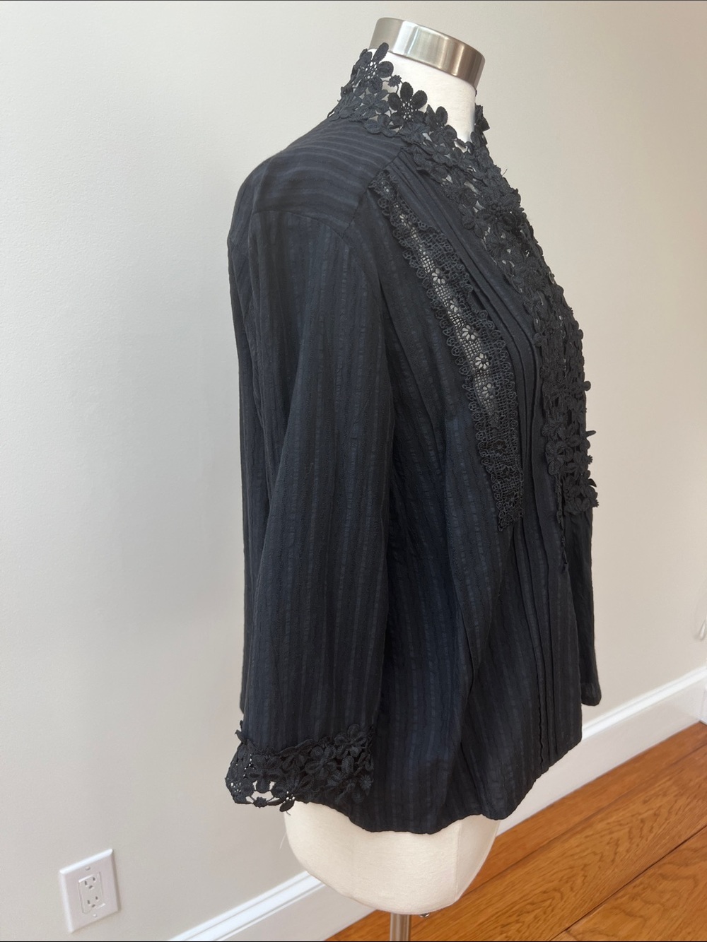 Black Floral Lace Button-Front Women's Top - Picture 2 of 10
